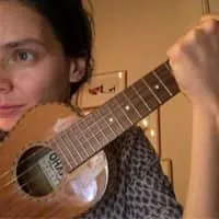 Nil Karaibrahimgil - Turkish singer