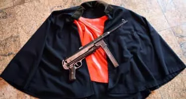 The Man in the Black Cape (O Homem da Capa Preta) - 1986 ‧ Crime ‧ 2 hours