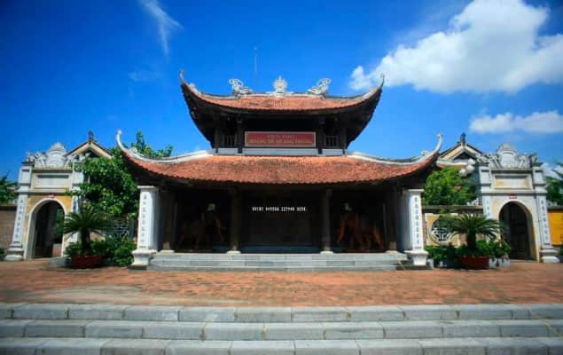 cuong temple nui quyết | dền thờ vua quang trung - 