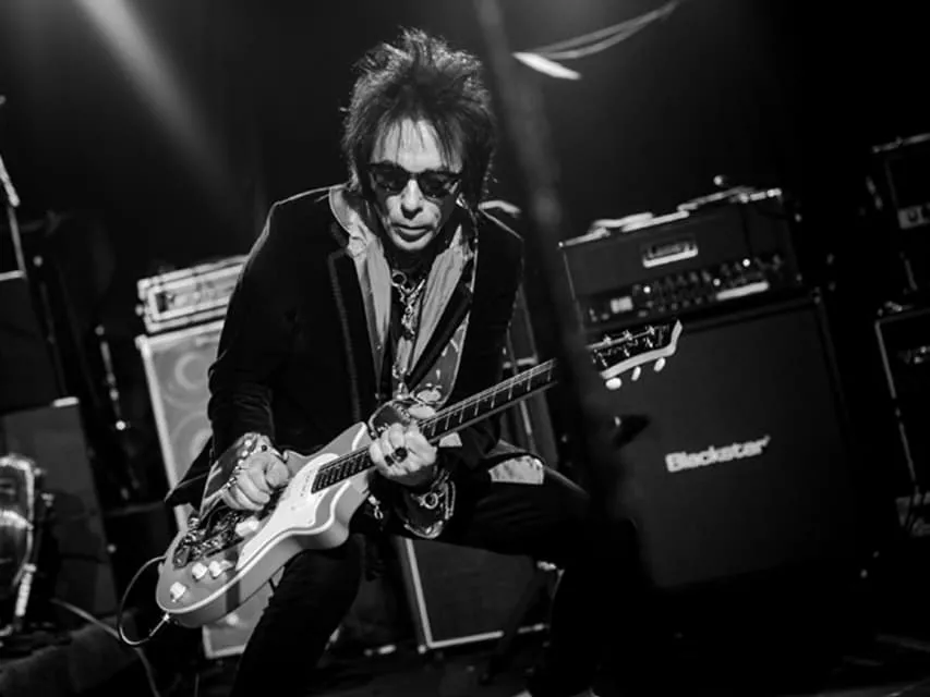 Earl Slick - Guitarist