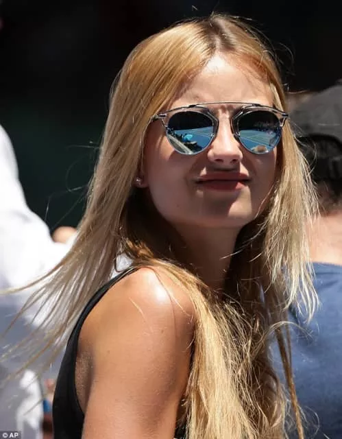 Ester Satorova - Model