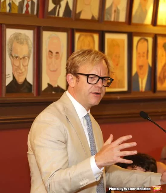 Finn Ross - Video designer