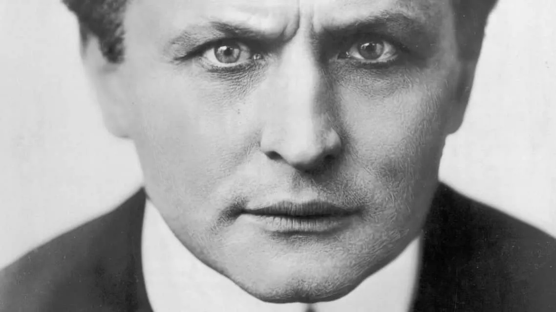 Harry Houdini - Hungarian-American artist and illusionist