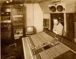 Julian Mendelsohn - Record producer