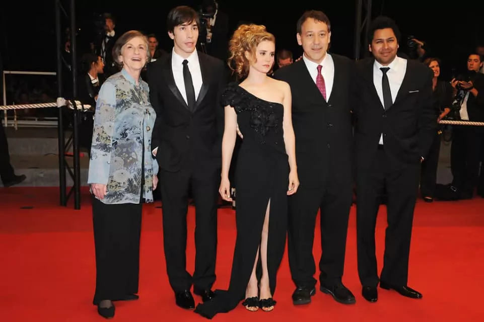 Lorna Raver - American actress