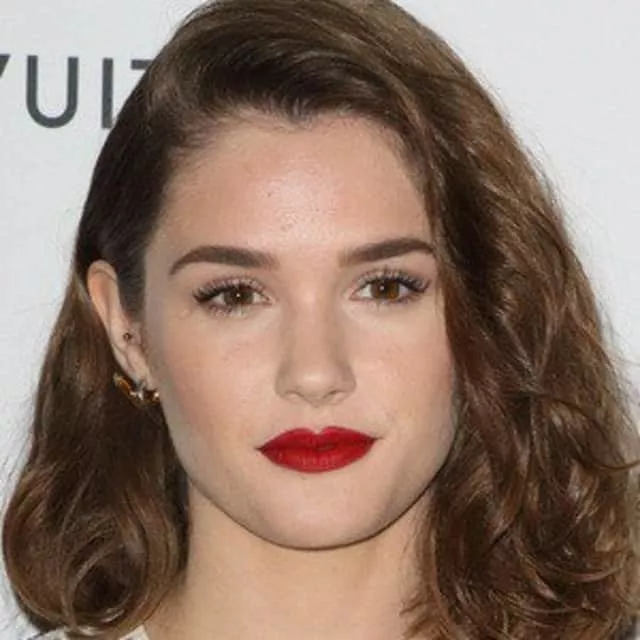 Sai Bennett - Actress