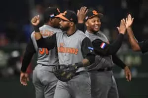 Yurendell DeCaster - Baseball player