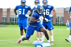 Avery Moss - American football outside linebacker