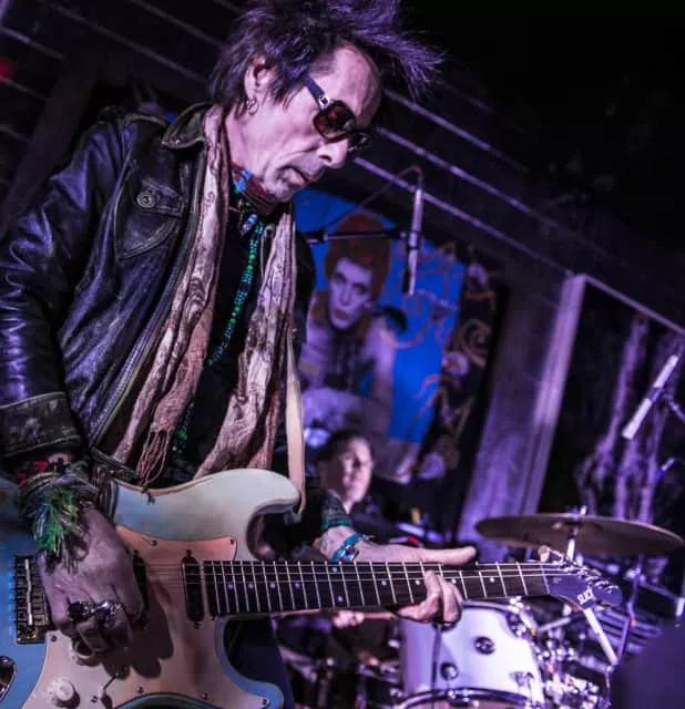 Earl Slick - Guitarist