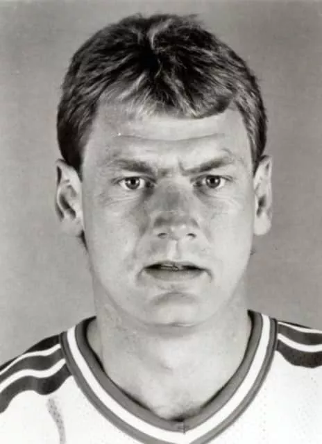 Steve Larmer - Canadian ice hockey player