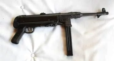 The Man in the Black Cape (O Homem da Capa Preta) - 1986 ‧ Crime ‧ 2 hours