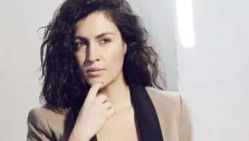 Tuğba Ekinci - Turkish singer