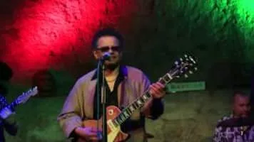 Al Jones - Guitarist