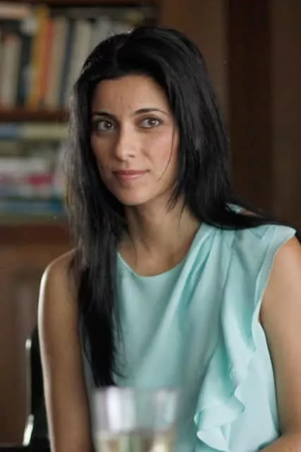 Bahar Soomekh - Iranian-American actress