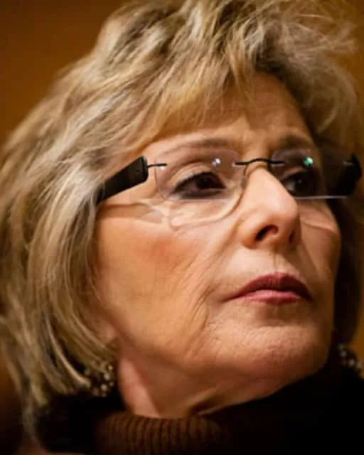 Barbara Mandrell - American singer