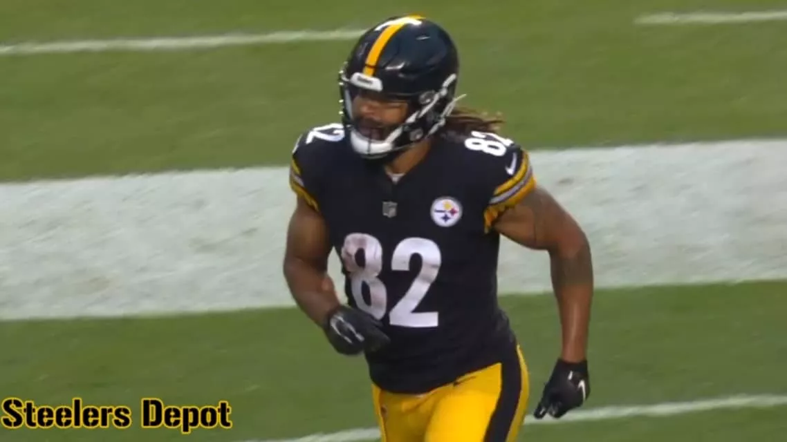 Bucky Hodges - American football tight end