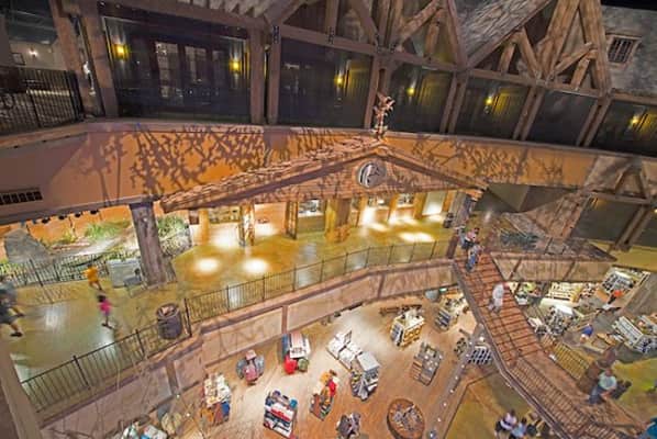 Ducks Unlimited Waterfowling Heritage Center - 