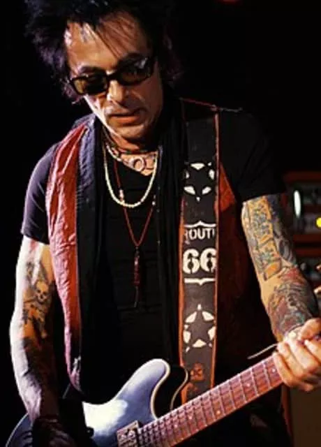 Earl Slick - Guitarist