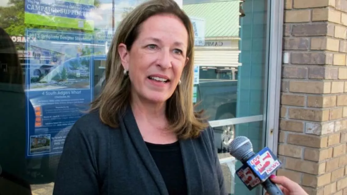 Elizabeth Colbert Busch - 