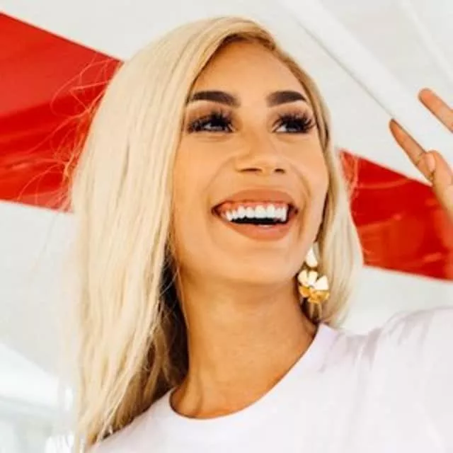 Eva Gutowski - American YouTuber