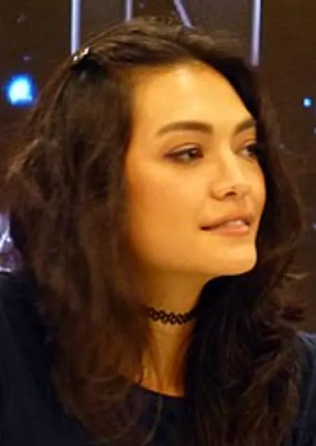 Florence Faivre - French-Thai actress