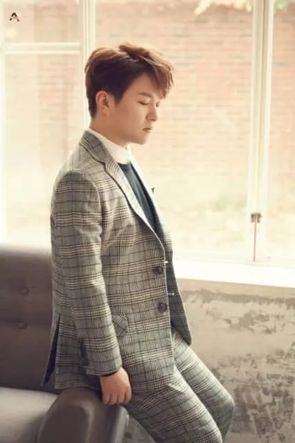 Huh Gak - South Korean singer