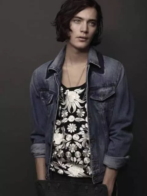 Jaco van den Hoven - Model