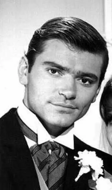 Pete Duel - American stage actor