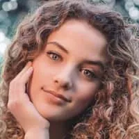Sofie Dossi - American actress and contortionist