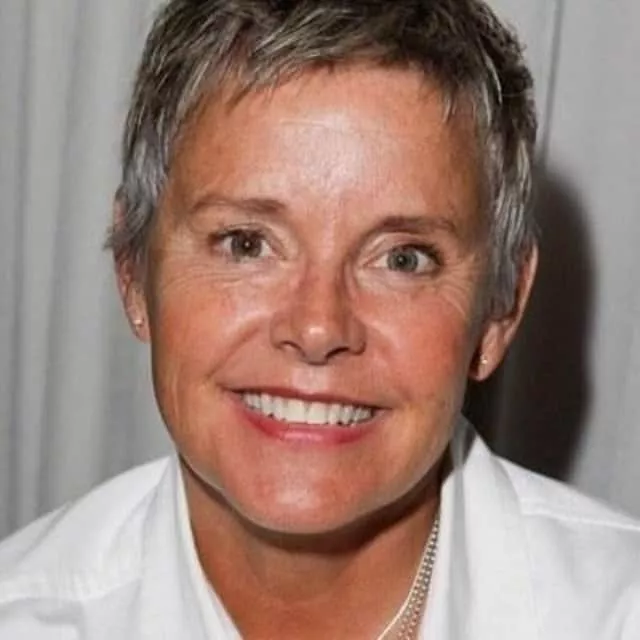 Amanda Bearse - American actress