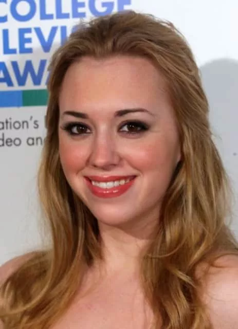 Andrea Bowen - American actress