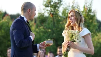 Casatoriti pe nevazute (Căsătoriți pe nevăzute) - Reality show