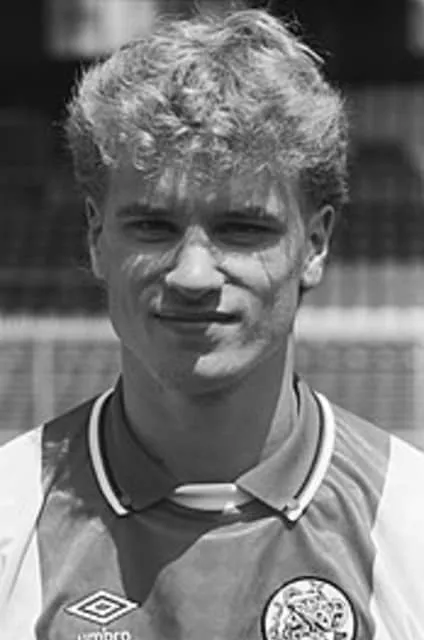 Dennis Bergkamp - Dutch football coach