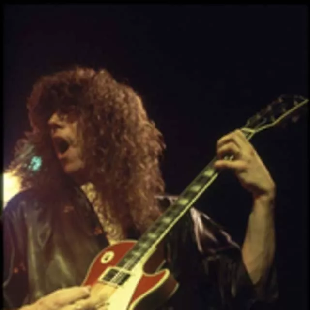 Dennis Stratton - English guitarist