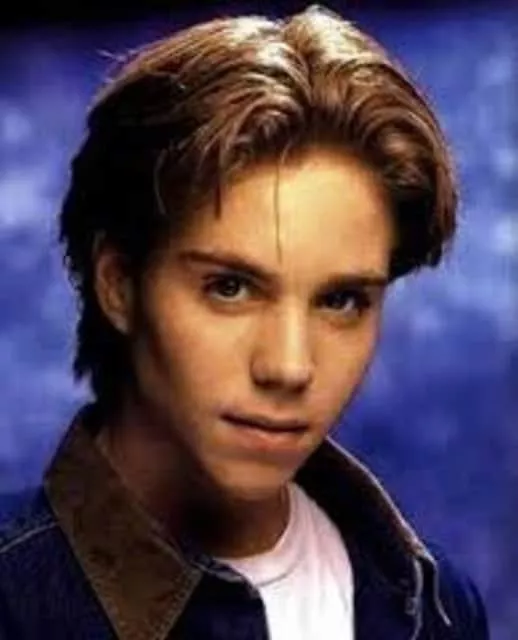 Earl Hindman - American actor