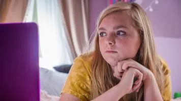 Eighth Grade - 2018 ‧ Drama/Comedy ‧ 1h 34m