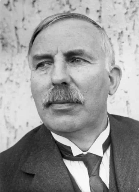 Ernest Rutherford - New Zealand physicist