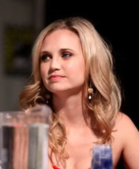 Fiona Gubelmann - American actress