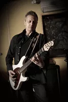 Laurie Wisefield - English guitarist