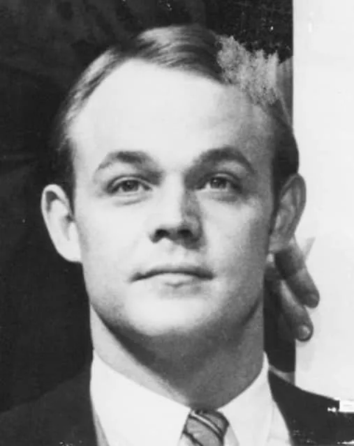 Lewis Arquette - American actor