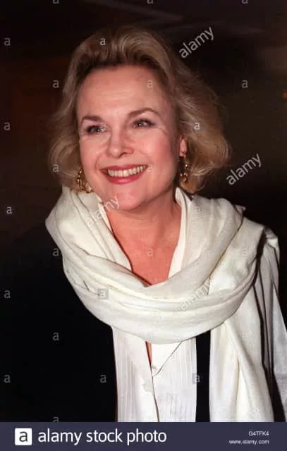 Sheila Gish - English actress