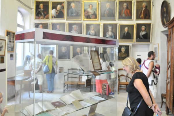 the old farmhouse musee d'histoire et d'archeologie auguste jacquet - 
