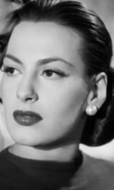 Yvonne Sanson - Film actress