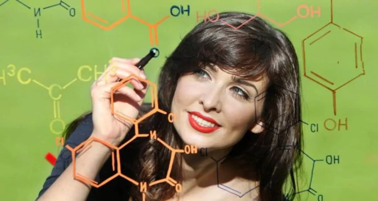 Aoibhinn Ní Shúilleabháin - Irish broadcaster