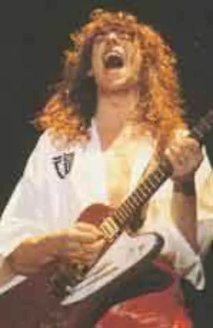 Dennis Stratton - English guitarist