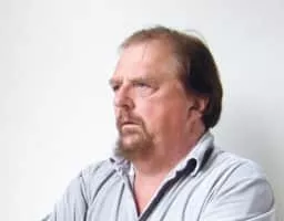 Gwynne Dyer - Canadian historian