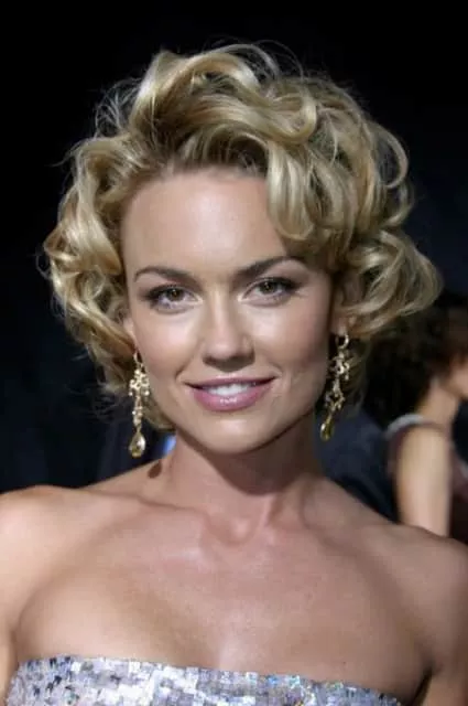 Kelly Carlson - American actress