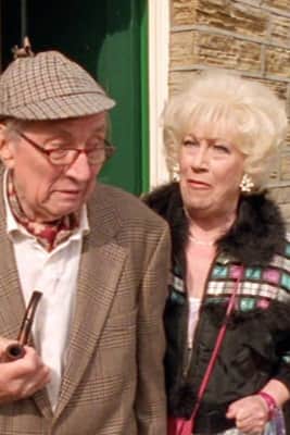 Last of the Summer Wine Who's That Mouse in the Poetry Group? - Last of the Summer Wine: Season 26, Episode 5