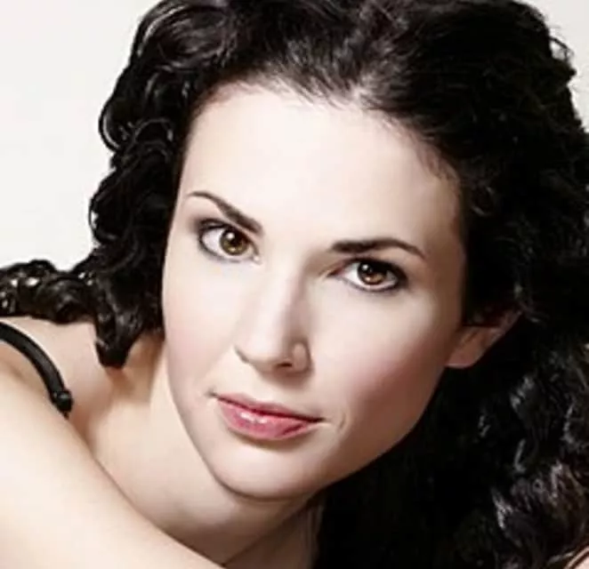 Laura Mennell - Canadian actress