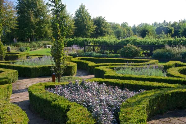 lysa nad labem castle centrum remesel a bylinne zahrady botanicus - 